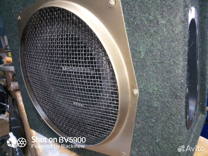 Сабуфер автомобильный