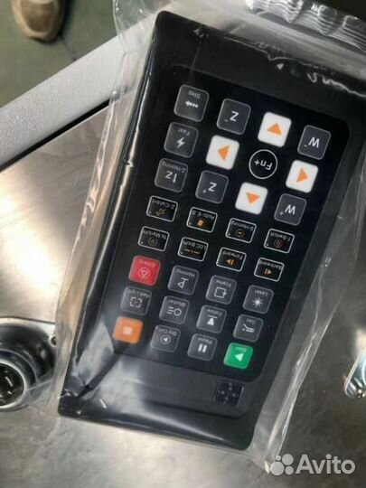 Оптоволоконный лазерный станок по металлу