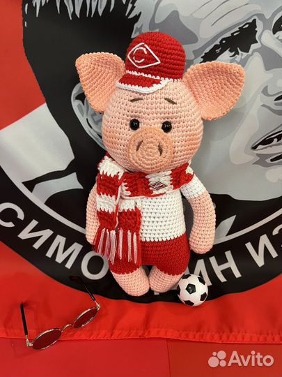 Поросёнок (сувенир для болельщиков фк Спартак)