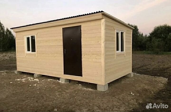 Строительная бригада плотники