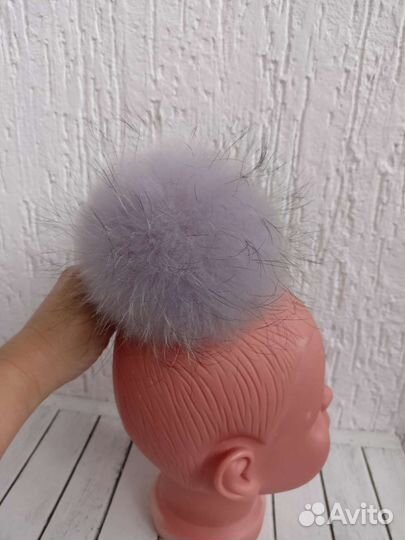Помпон светло сиреневый из енота