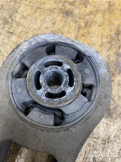 Опора двигателя Chery M11 A3 SQR481F 2010