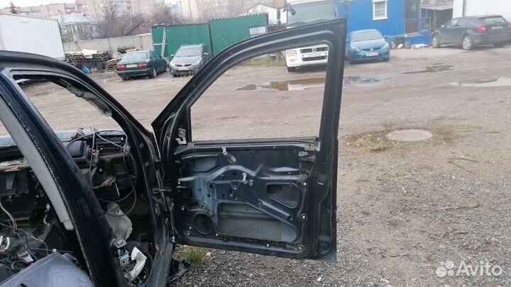 Дверь передняя правая Мерс ML 163к 2002г