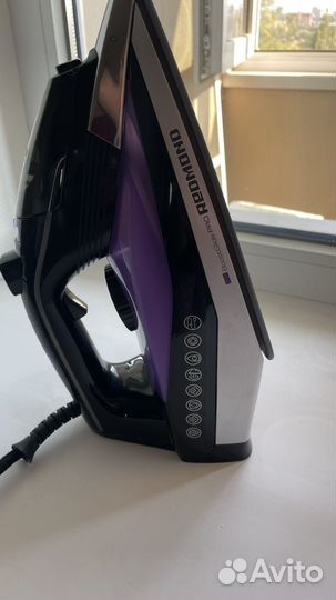 Утюг redmond в хорошем состоянии