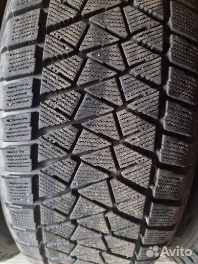 Bridgestone Blizzak DM-V2 235/55 R19 105T