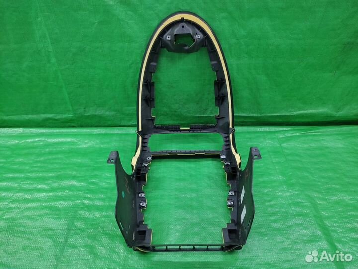 Накладка торпедо перед. Porsche Cayenne