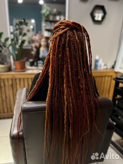 Вплетение комлекта де дредов