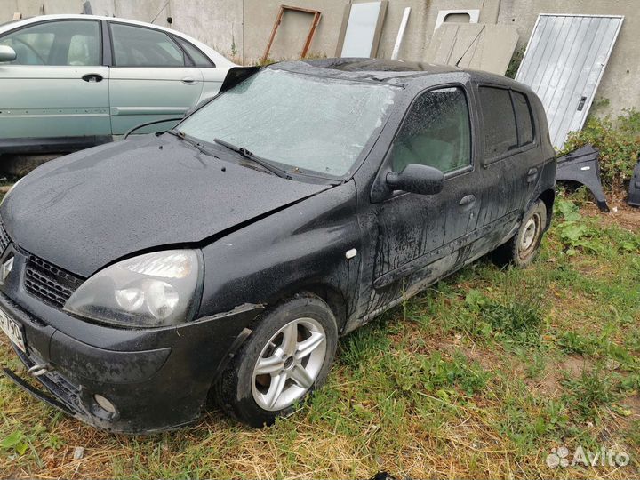 В разборе Renault Clio хэтчбек 2003 год