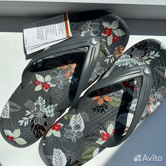 Сланцы Crocs Crocband Botanical Print Flip