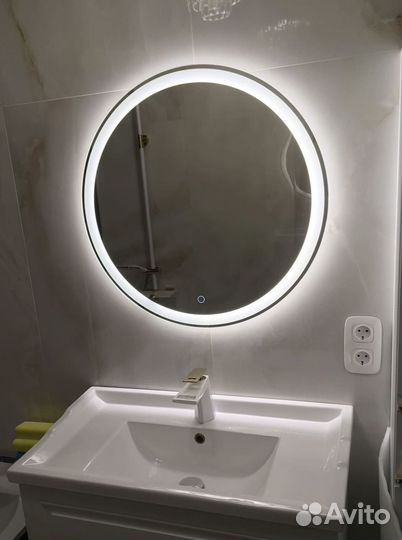 Зеркало с подсветкой в спальню