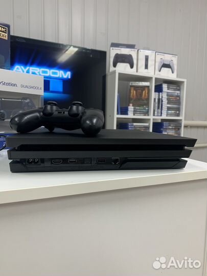 Sony PS4 pro 1tb в состоянии новой