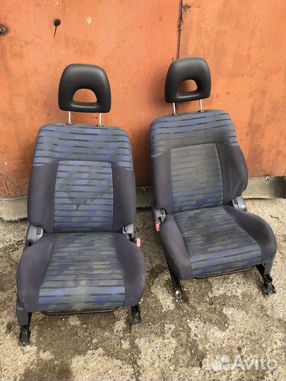 Передние сидения toyota rav4 xa10