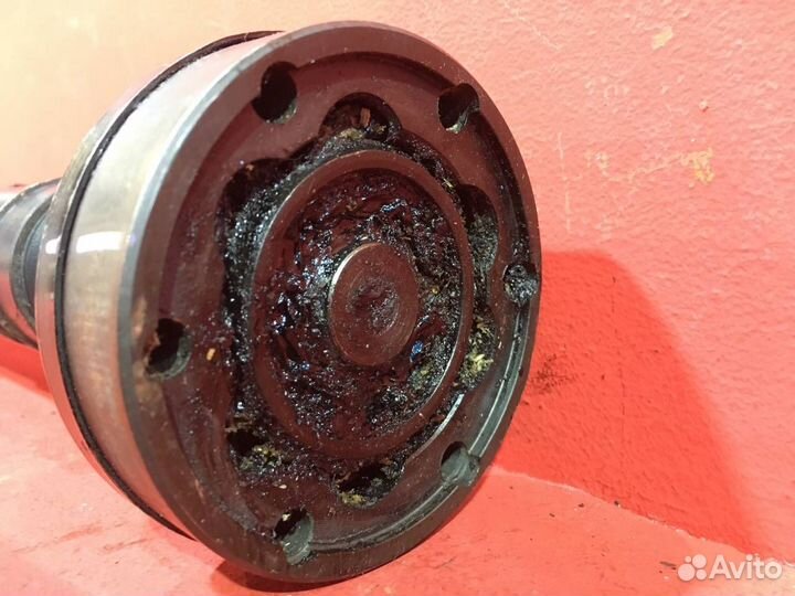 Карданный вал передний Land Rover Discovery 4 SUV