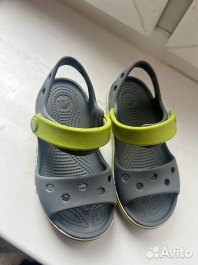 Сандали crocs