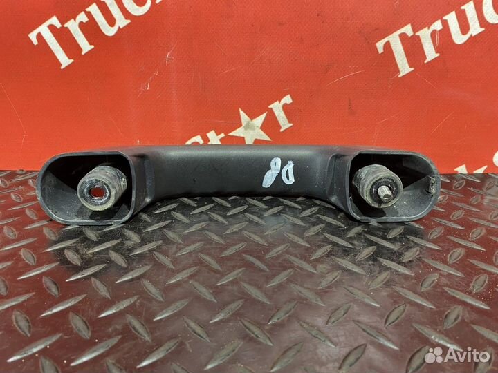 Ручка решетки радиатора центральная