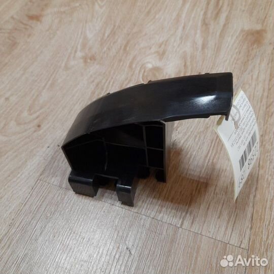 Кронштейн фары левый Toyota Land Cruiser 200