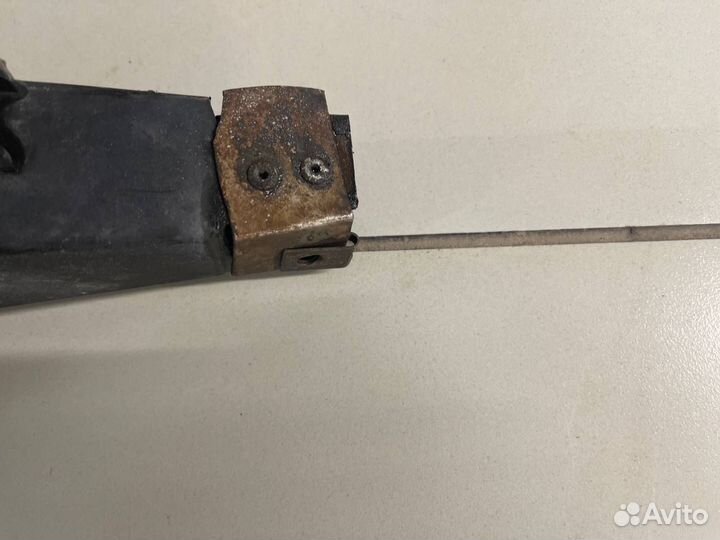 Кронштейн фары передний правый Bmw X6M E71 N63