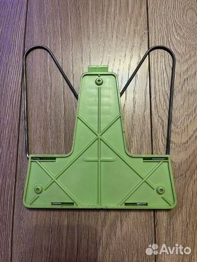 Подставка под учебники