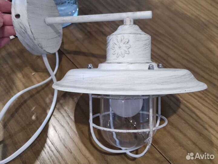 Лампа настенная