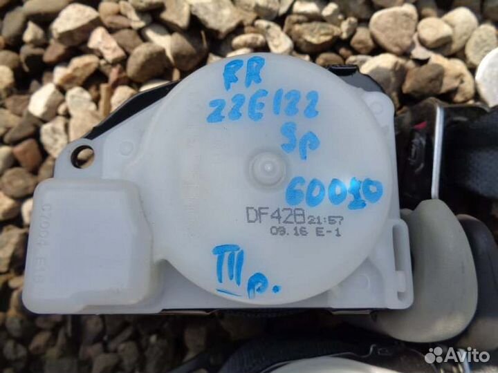 Ремень безопасности задний Toyota Corolla Spacio