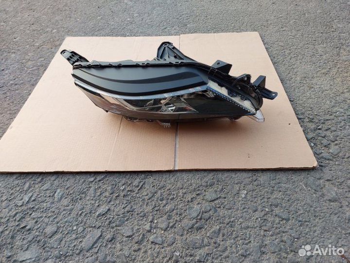 Фара правая передняя правая Mitsubishi L200