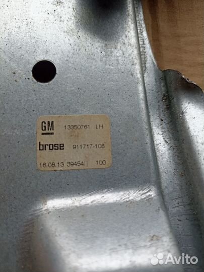 Стеклоподъемник задний левый Opel Astra J