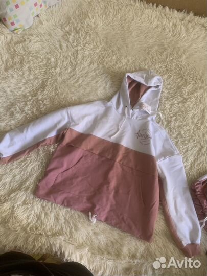 Женский спортивный костюм