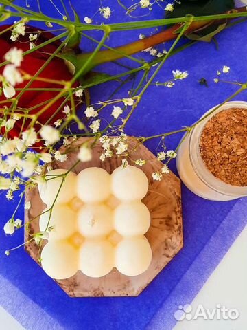 Формовые свечи ручной работы из натурального воска