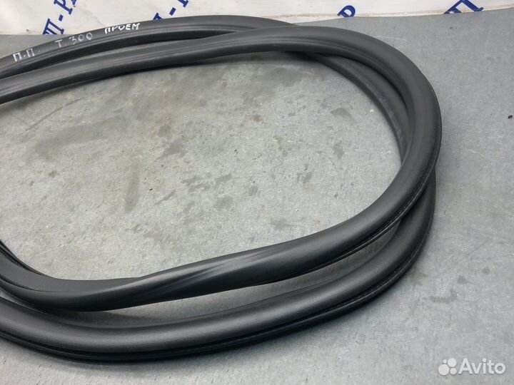 Передний правый уплотнитель проёма aveo t300