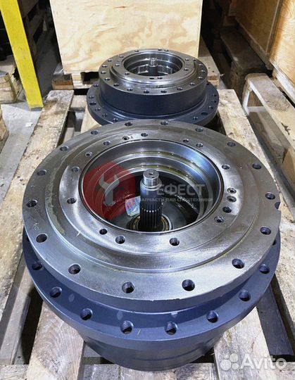 Редуктор хода Volvo EC140LC SA8230-33470