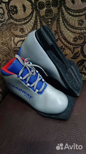 Лыжи и лыжные ботинки