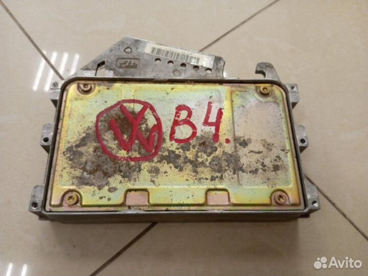 Блок электронный Volkswagen Passat 3A5 ABS 1994