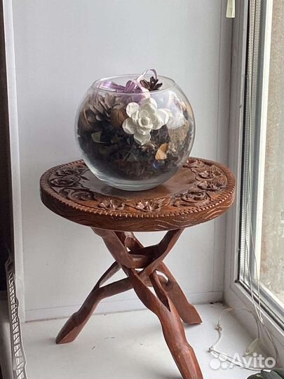 Стол подставка для интерьера