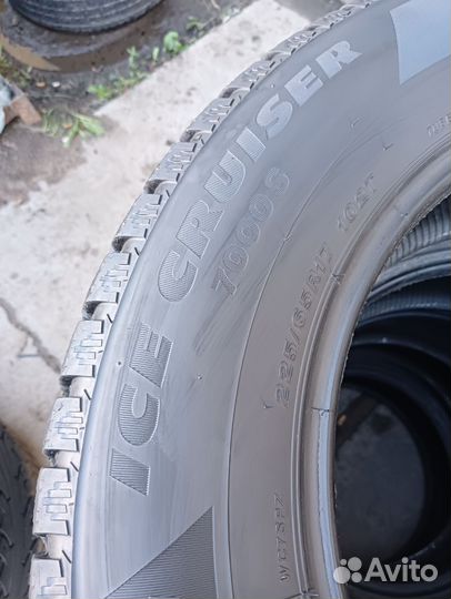 Bridgestone Ice Cruiser 7000S 225/65 R17 102T