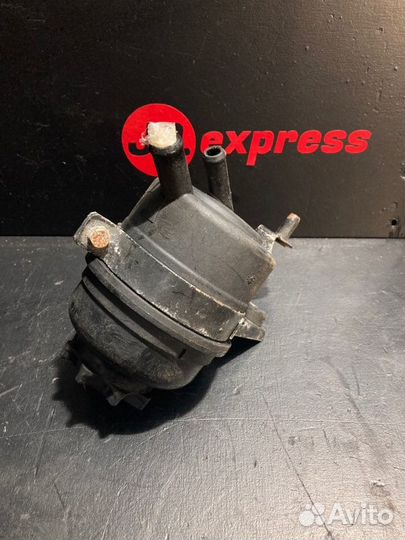 Бачок гур Bmw X1 E84