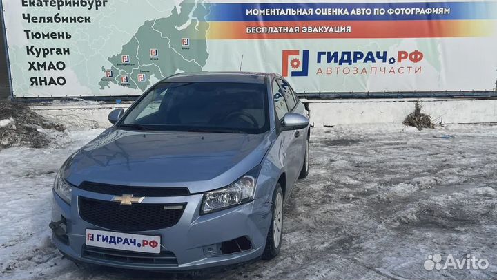 Замок двери передней левой Chevrolet Cruze 1357952