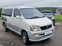 Toyota Regius 2.7 AT, 2000, 300 000 км, с пробегом, цена 750 000 руб.