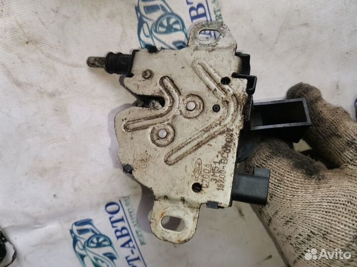 Замок капота Ford Focus II рестайлинг (2007—2011)