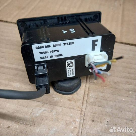 Разъем AUX / USB Infiniti Q50 V37 2014 284H34GA2B