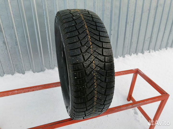 Pirelli Ice Zero FR 215/60 R16 99T