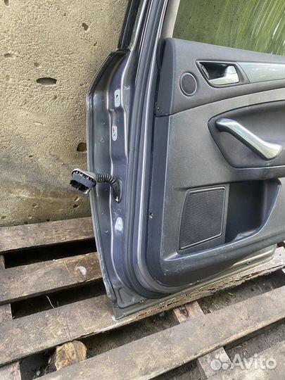 Задняя правая дверь Ford Mondeo 4 (2013)