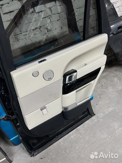 Обшивка двери задняя правая Range Rover4 L405 Long