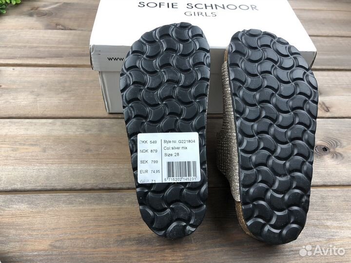 Сандали для девочки кожаные новые Дания