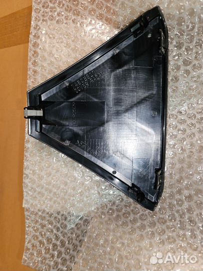 Эмблема Mitsubishi 7450B327