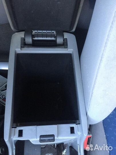 Подлокотник Mazda Mazda 3 Axela BK ZY-VE 114Л.С