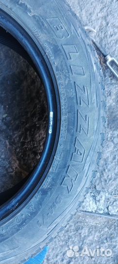 Bridgestone Blizzak DM-V1 235/60 R18