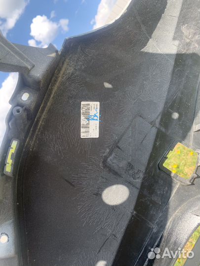 Передний бамперна renault Captur