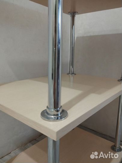 Этажерка на колесиках