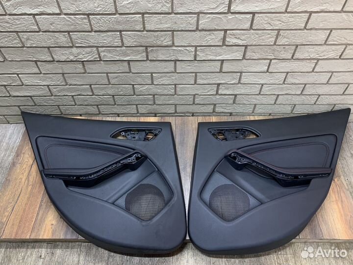 Mercedes Benz GLA X156 Обшивка задней двери LH RH