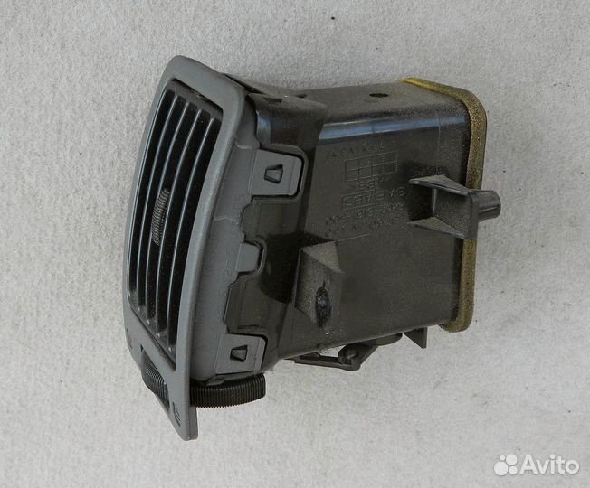 Дефлектор торпедо правый Nissan Almera N15